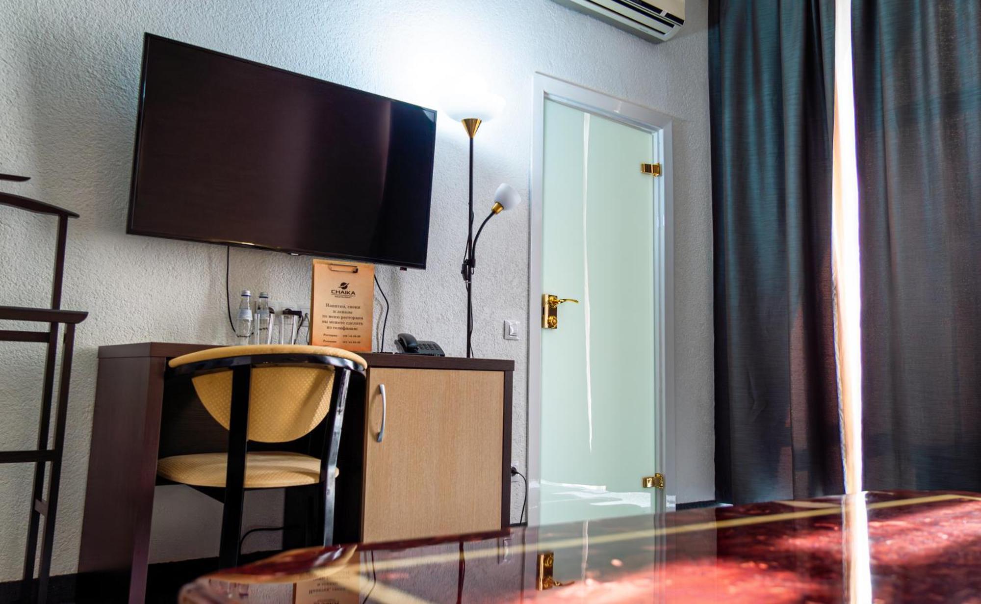 Chaika Gostinichny Kompleks Karagandy Exteriör bild